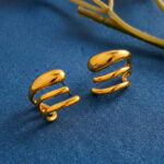 Anti-Tarnish Triple Ribbed Gold Claw Stud Earrings for Women