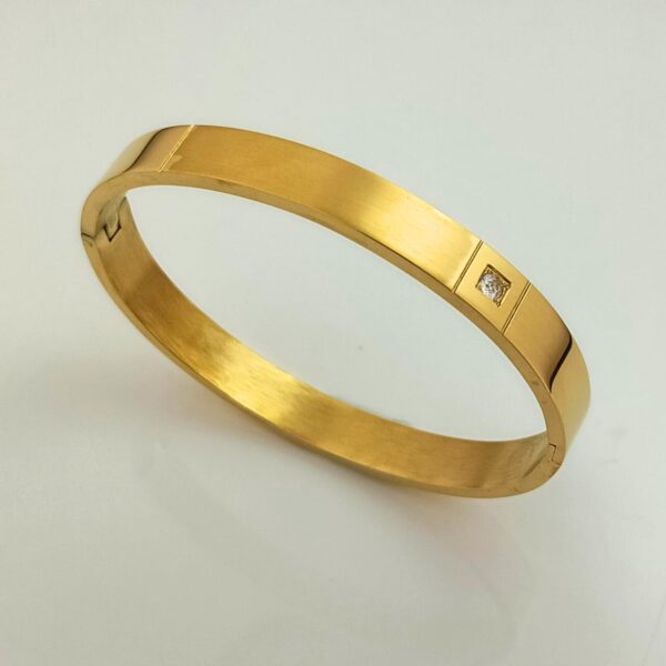 Stylish 18K Gold Tone Adjustal Kada Bracelet with Single Diamond Accent for Men