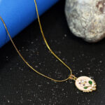 Vintage Style Gold Flower Necklace with Pearl for Women.