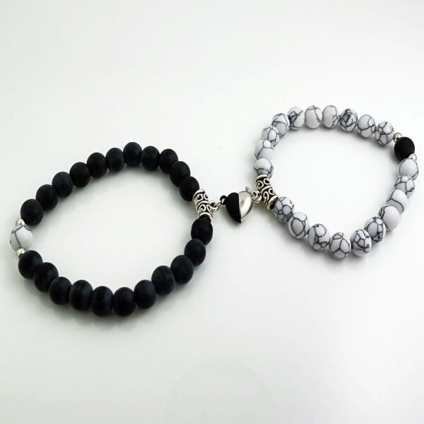 Magnetic Heart Couple Bracelets in Black and White Stone