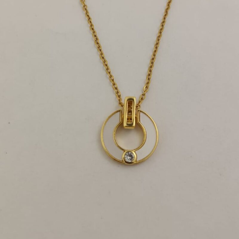 Elegant Round Chain Pendant with MOP & Diamond Stone for Women